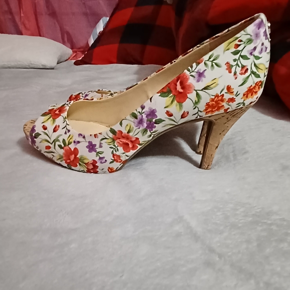 Liz Claiborne heels - Picture 1 of 12